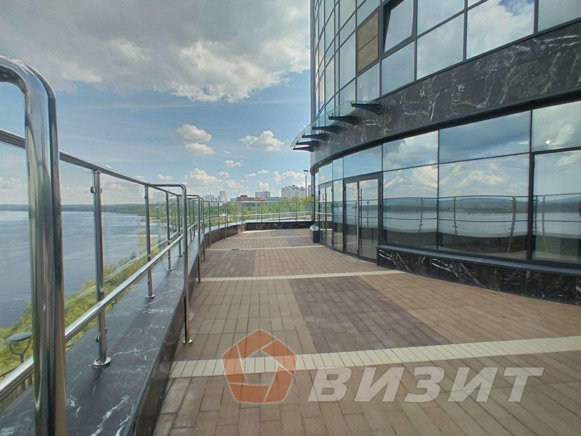 Купить торговое помещение за 110 000 000 рублей на Мусоргского улица, 1а