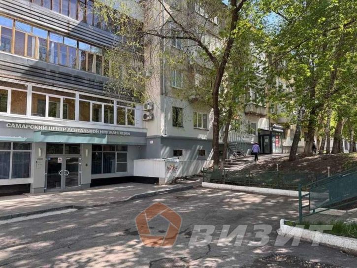 Торговое помещение Советской Армии улица, 223