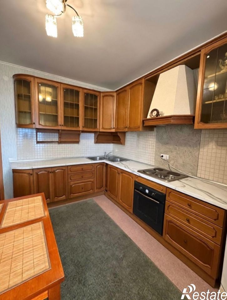 3-комн квартира Виталия Талабаева улица, 8