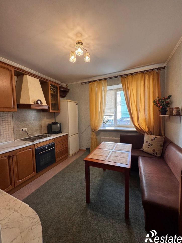 3-комн квартира Виталия Талабаева улица, 8