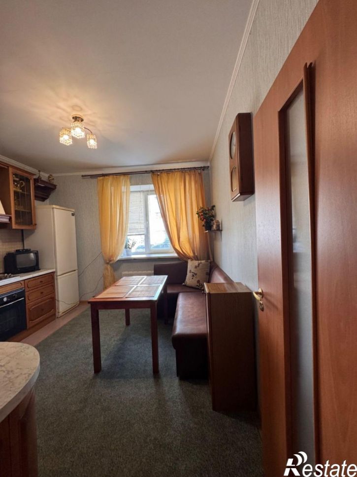 3-комн квартира Виталия Талабаева улица, 8