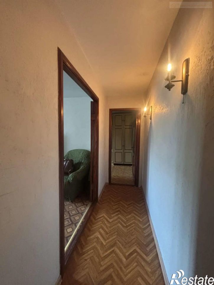 2-комн квартира Революционная улица, 52