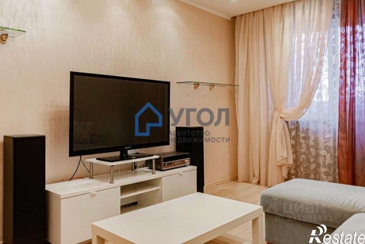 3-комн квартира Революционная улица, 4,  д. 4