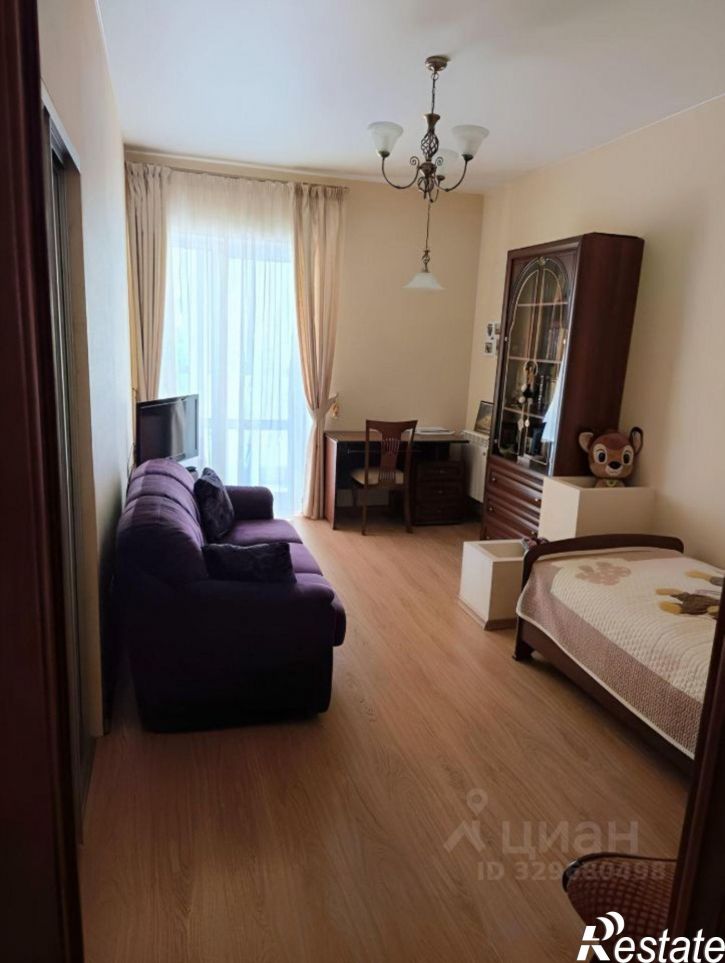 3-комн квартира улица Алексея Толстого, 72,  д. 72