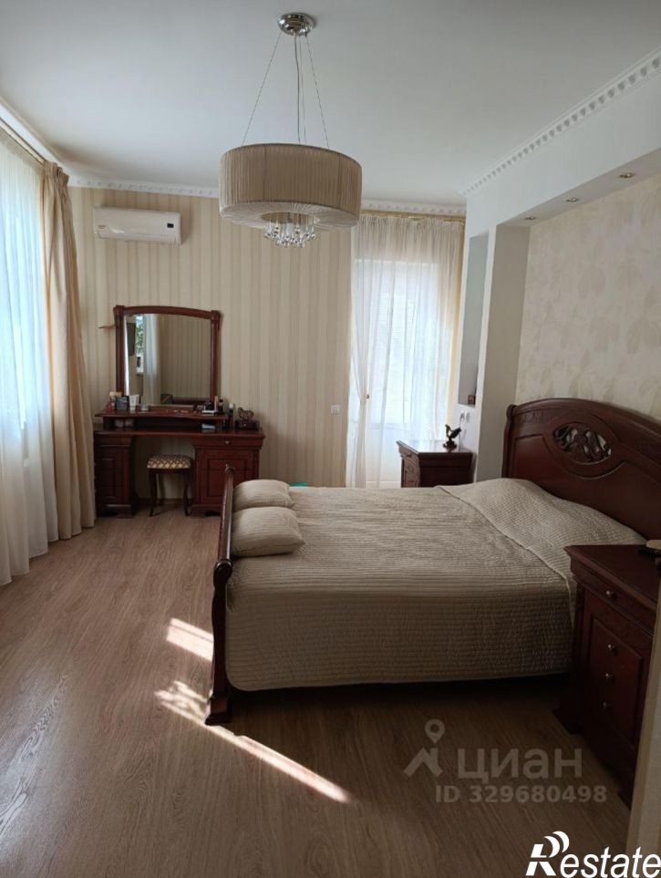 3-комн квартира улица Алексея Толстого, 72,  д. 72