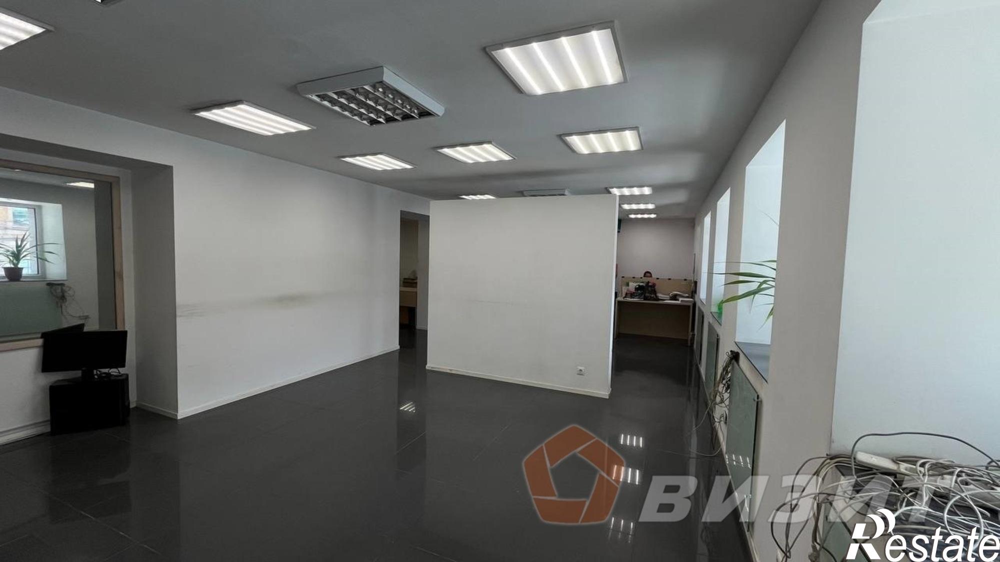 Купить офис, помещение под офис за 33 750 000 рублей на Водников улица, 35