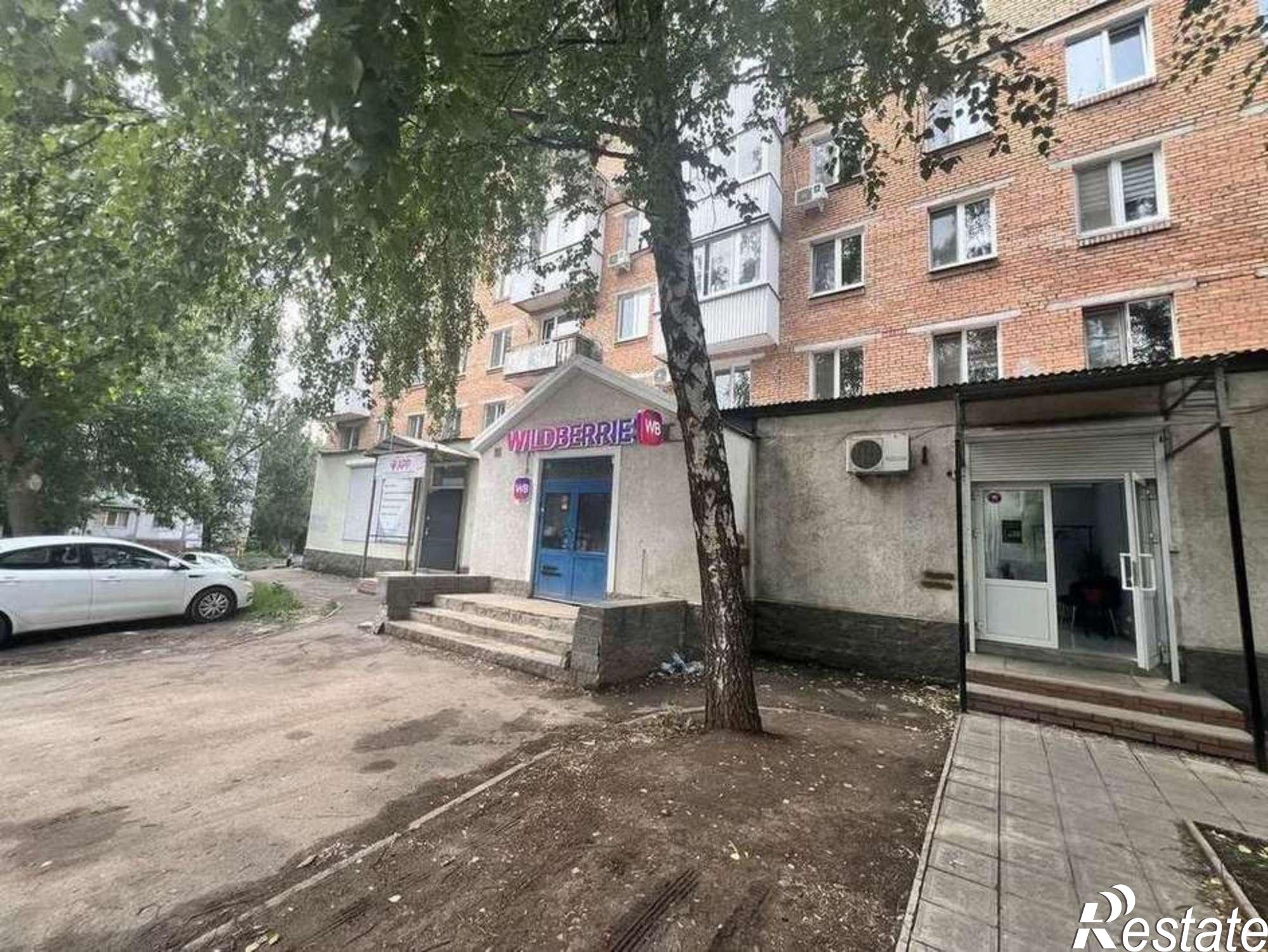 Сдать торговое помещение за 65 000 рублей на Кирова проспект, 180