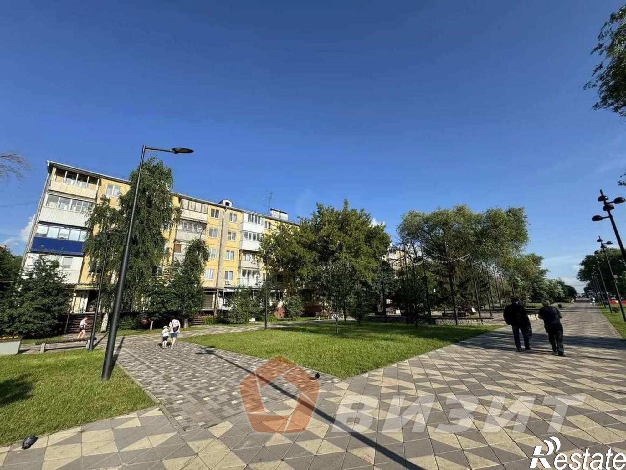 Сдать торговое помещение за 21 000 рублей на Авроры улица, 111