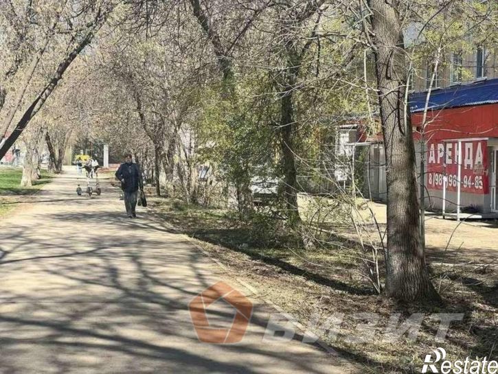 Торговое помещение Советской Армии улица, 167