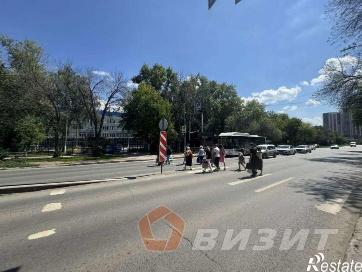 Торговое помещение Советской Армии улица, 148