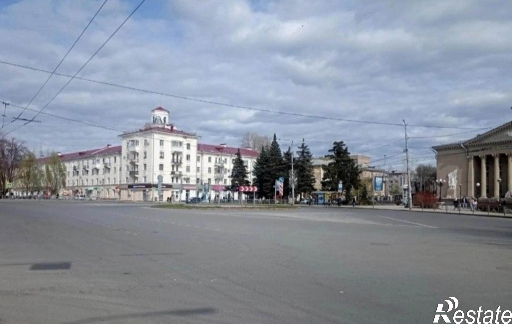 Сдать комнату за 9 000 рублей на Металлургов проспект, 77