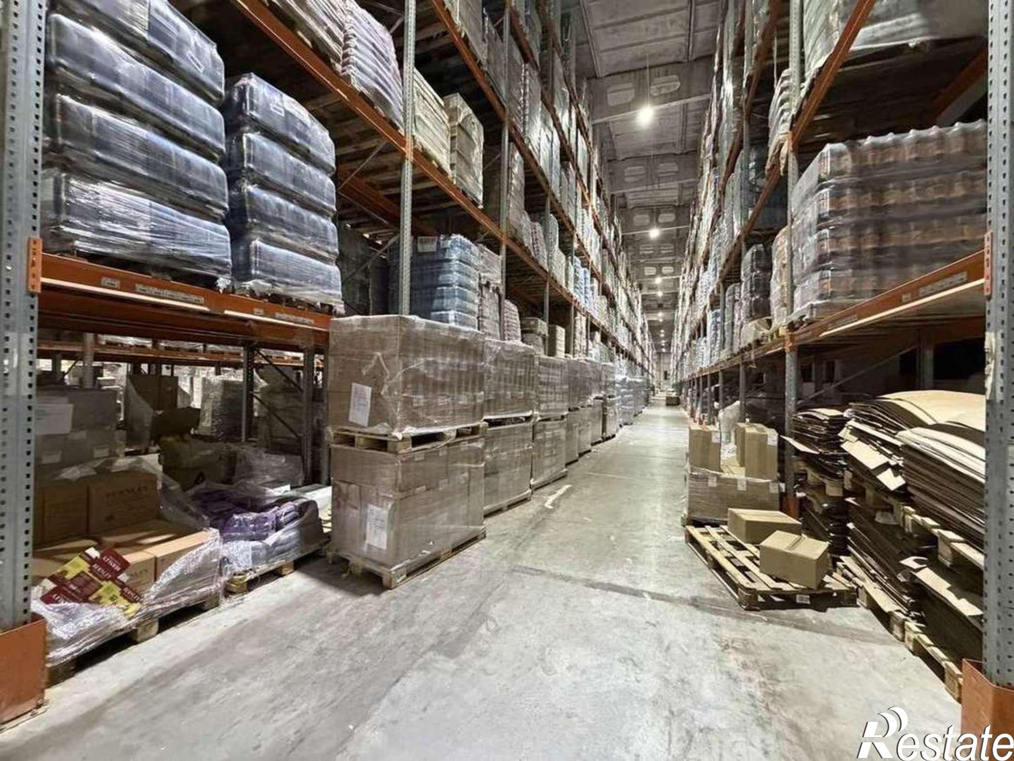Сдать складское помещение за 5 160 000 рублей на Заводская улица, 3