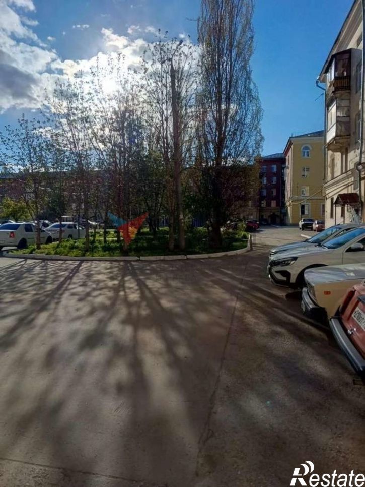 2-комн квартира Строителей улица, 22