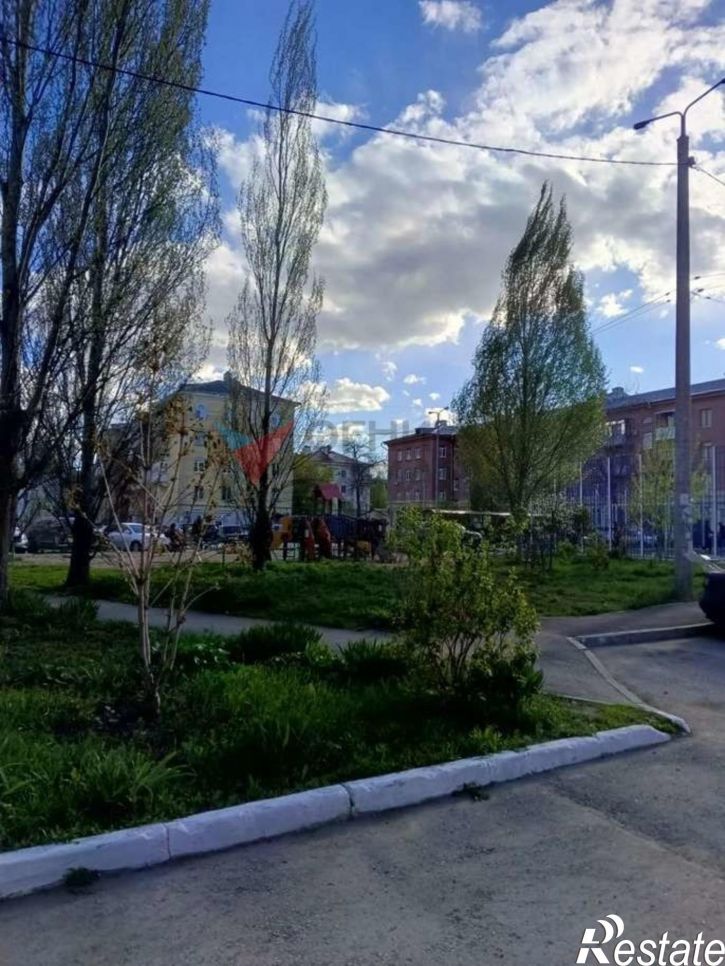 2-комн квартира Строителей улица, 22
