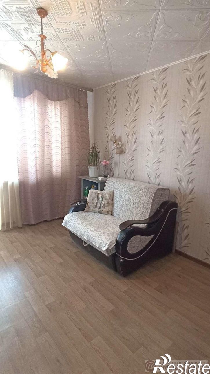 3-комн квартира Парижской Коммуны улица, 30