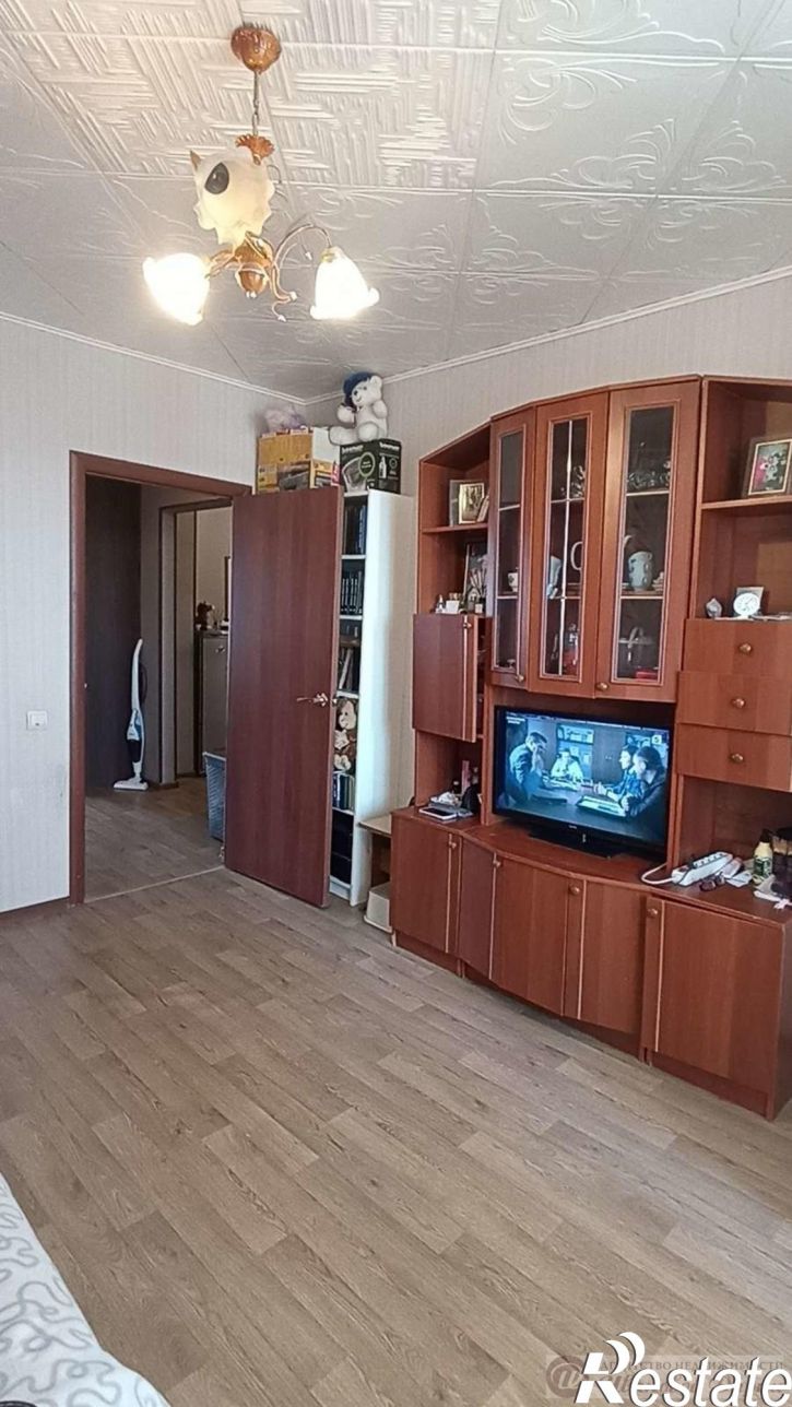 3-комн квартира Парижской Коммуны улица, 30