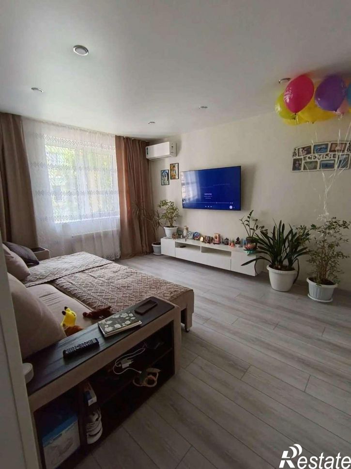 2-комн квартира Евгения Золотухина улица, 36