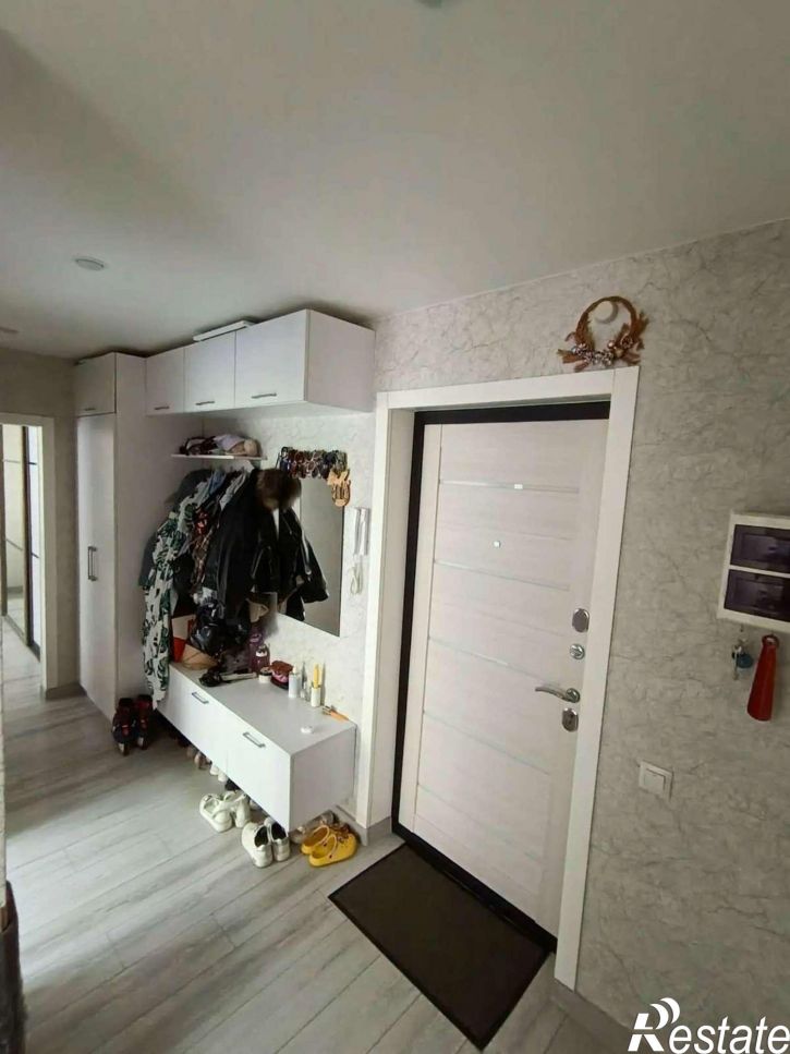 2-комн квартира Евгения Золотухина улица, 36