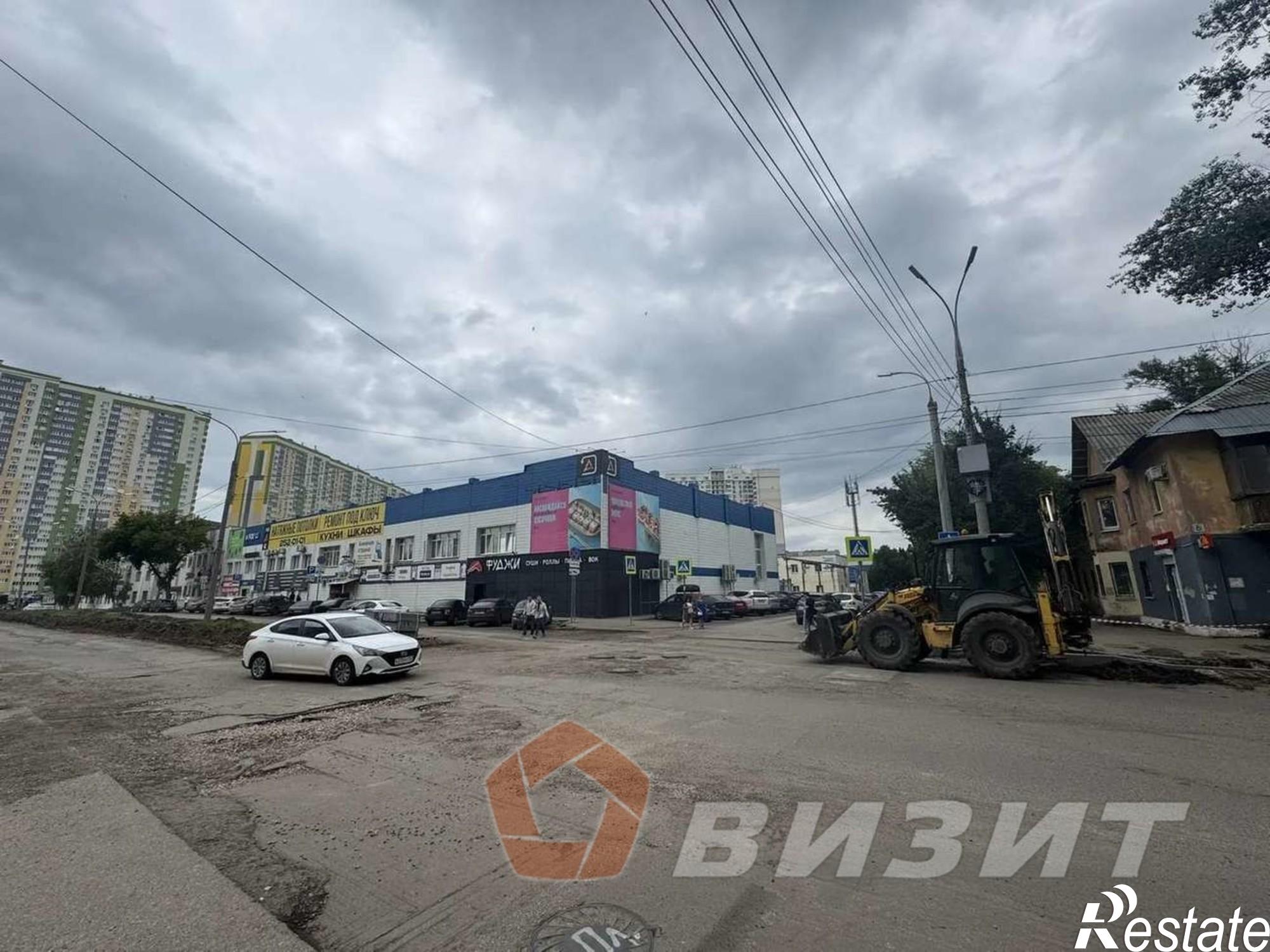 Купить торговое помещение за 18 500 000 рублей на Дыбенко улица, 5