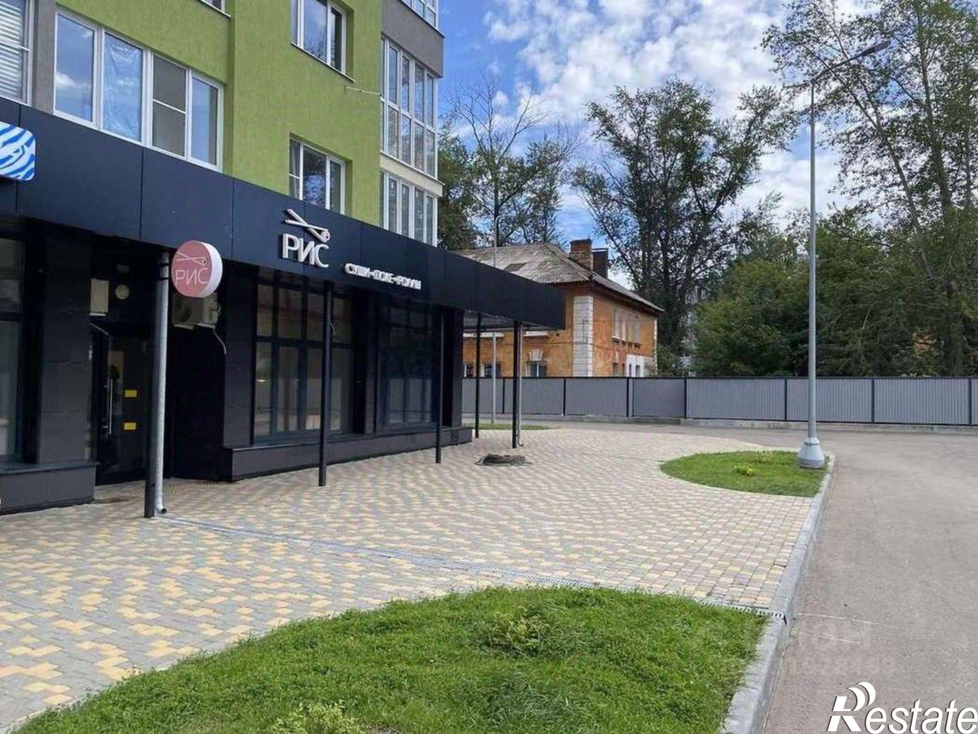 Купить торговое помещение за 25 250 000 рублей на ул Революционная, 101