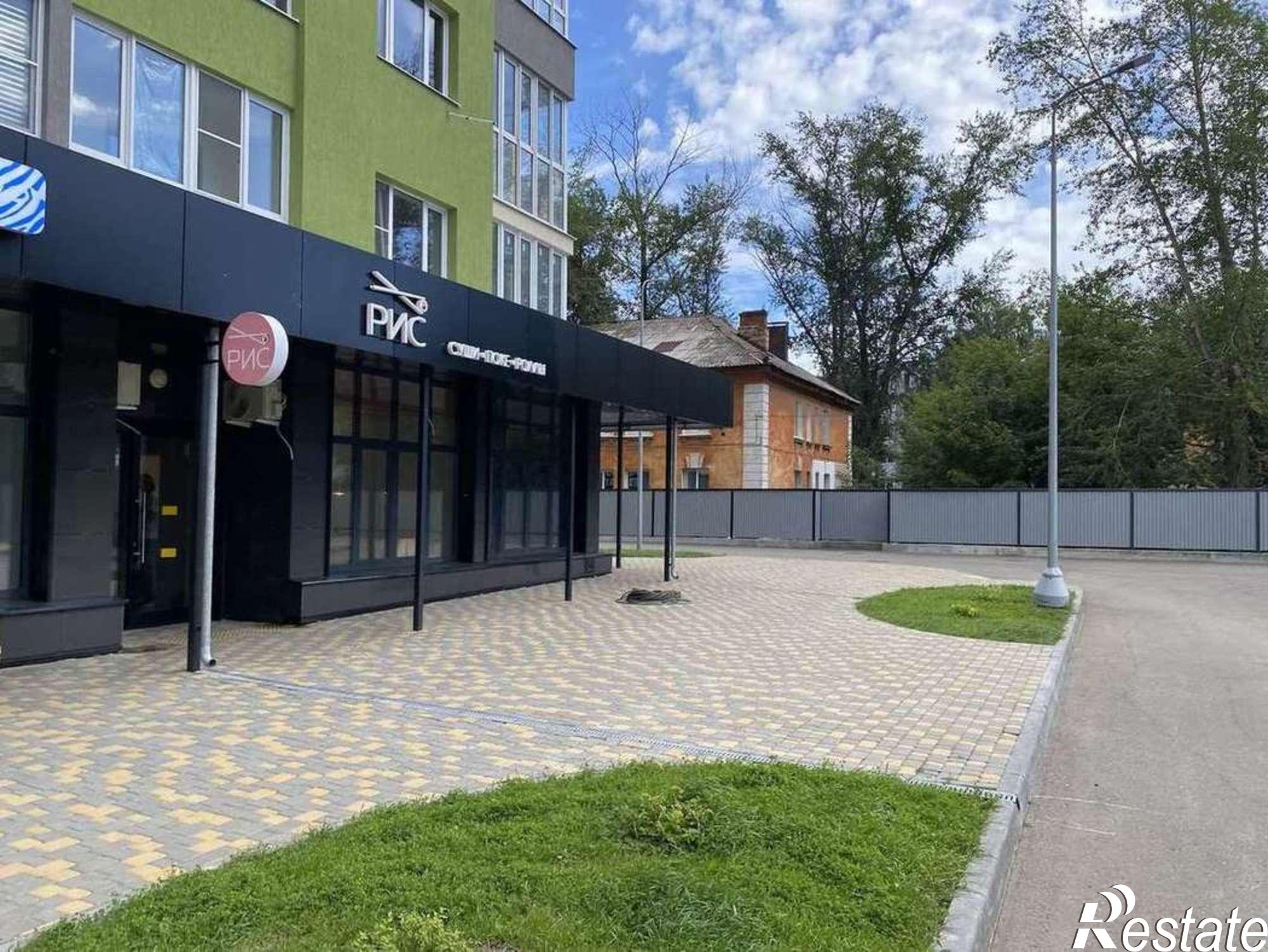 Купить торговое помещение за 25 375 000 рублей на Революционная улица, 103а