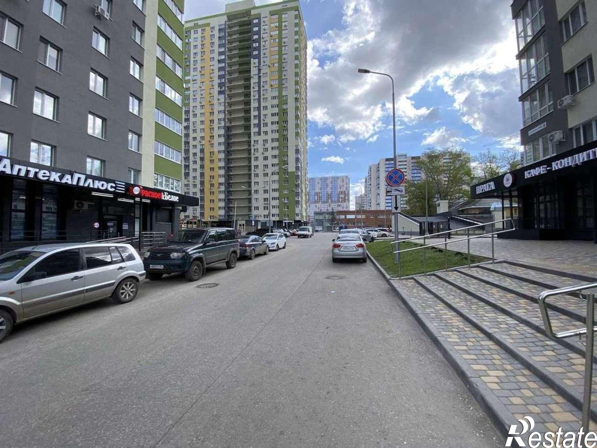Купить торговое помещение за 25 375 000 рублей на Революционная улица, 103а