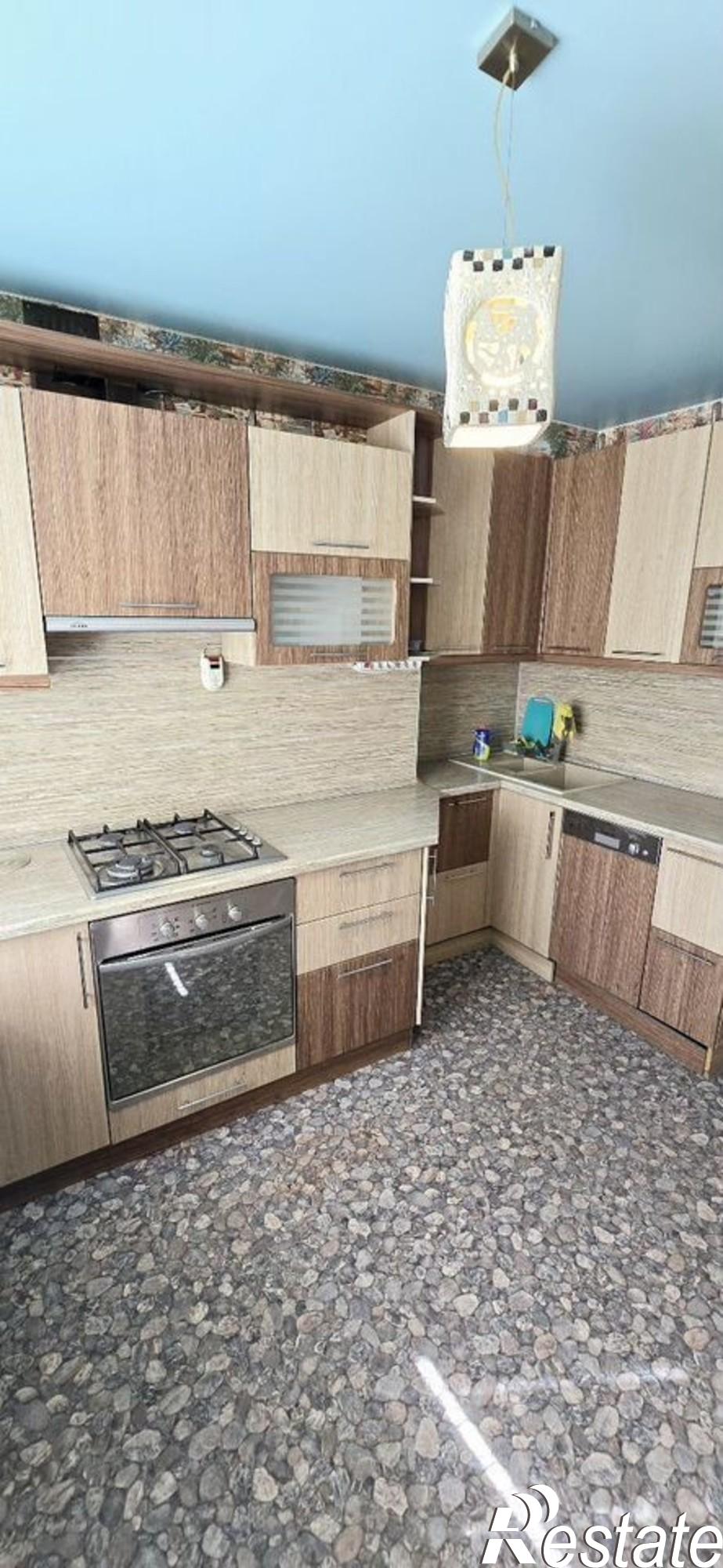 Сдать квартиру за 33 000 рублей на Кирова проспект, 166