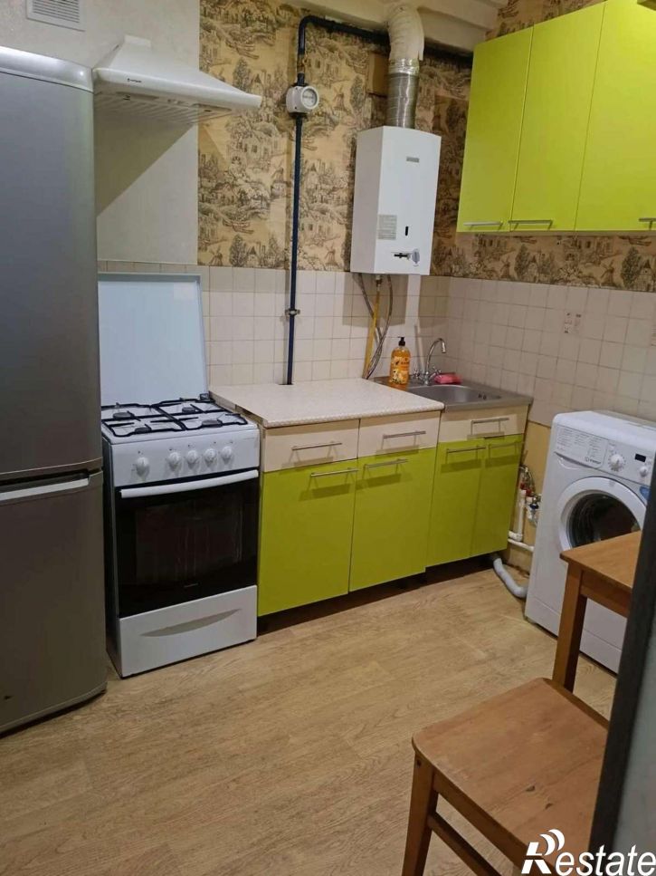 2-комн квартира Тихий переулок, 4