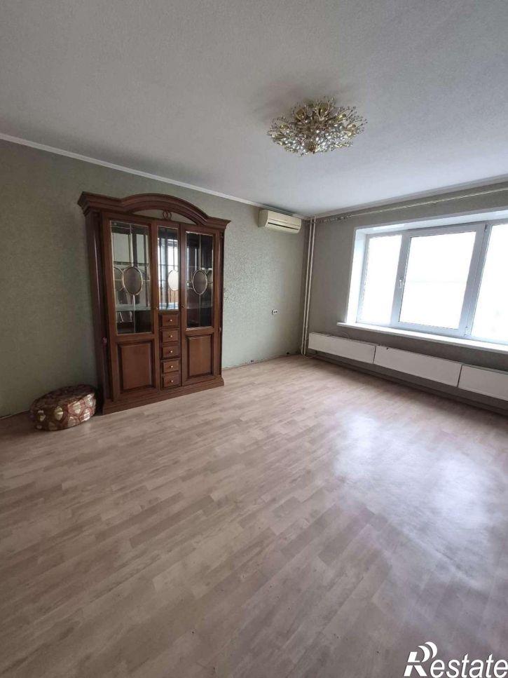 4-комн квартира Молодежная улица, 8