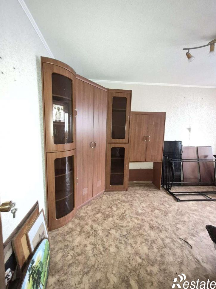 4-комн квартира Молодежная улица, 8