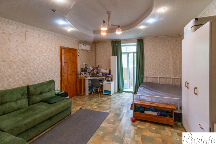 3-комн квартира Победы улица, 104А