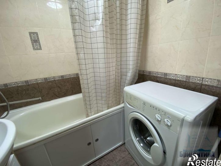 2-комн квартира Урицкого улица, 30