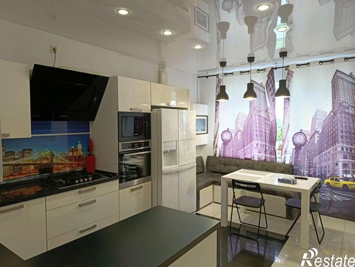 3-комн квартира Михаила Сорокина улица, 26