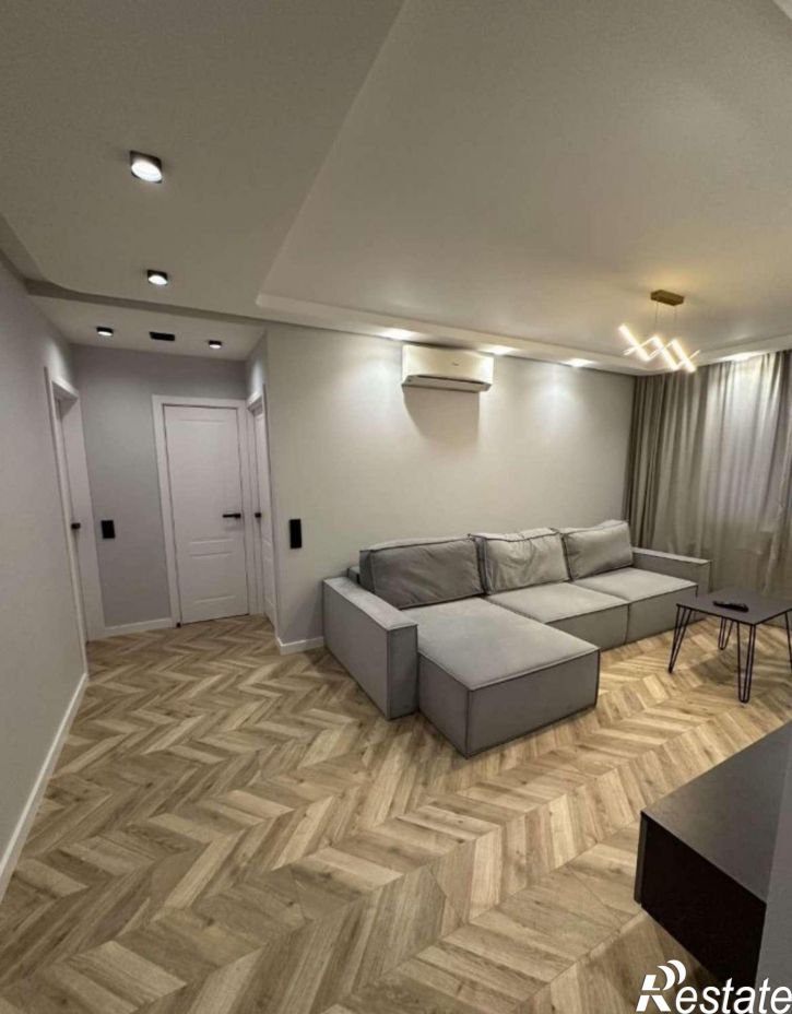 2-комн квартира Гастелло улица, 43