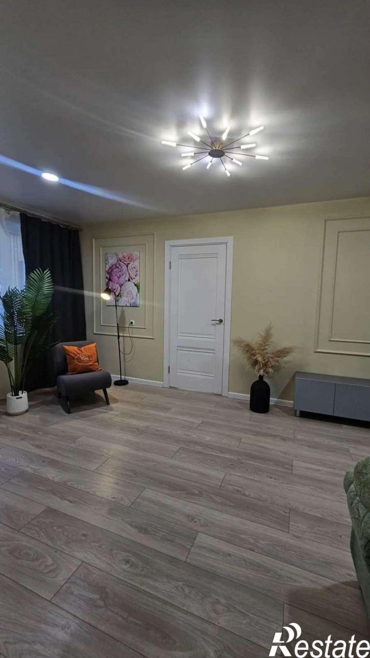 3-комн квартира Зои Космодемьянской улица, 4