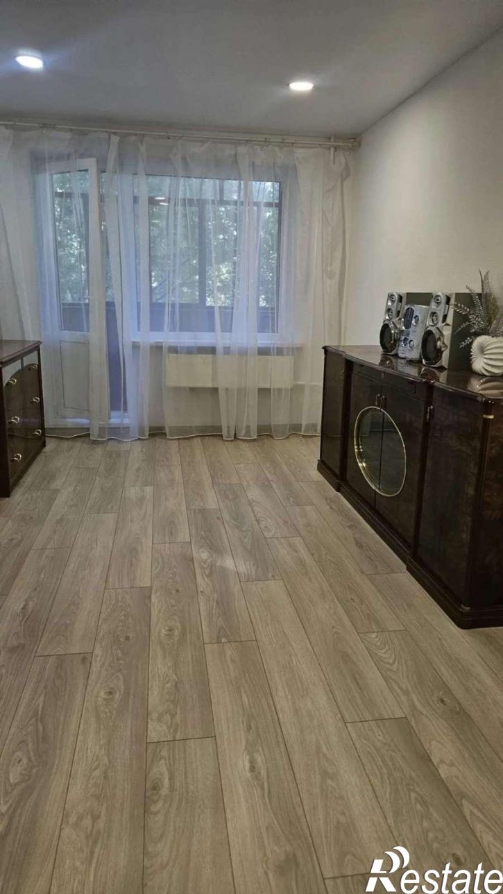 3-комн квартира Зои Космодемьянской улица, 4
