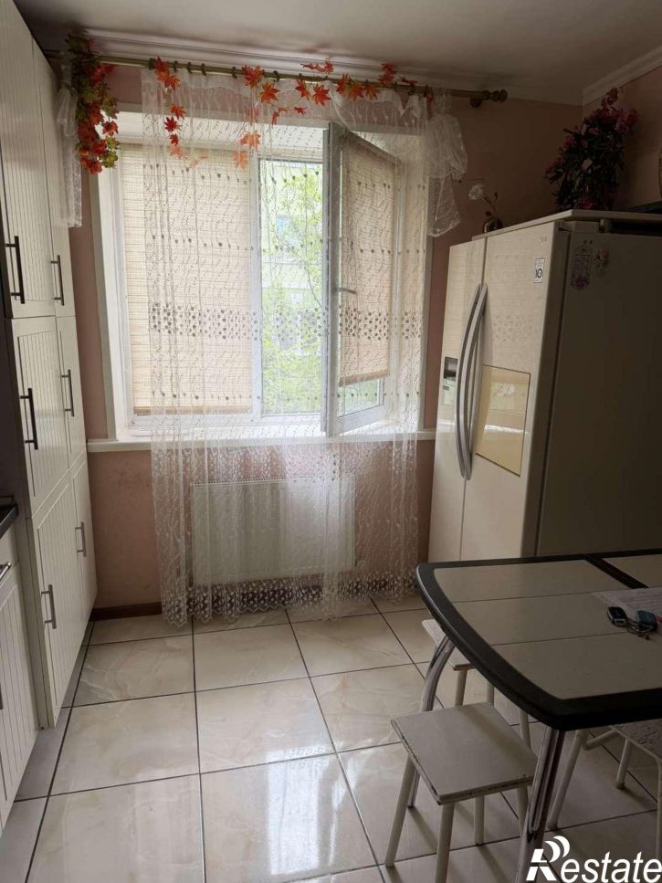 2-комн квартира Евгения Золотухина улица, 20