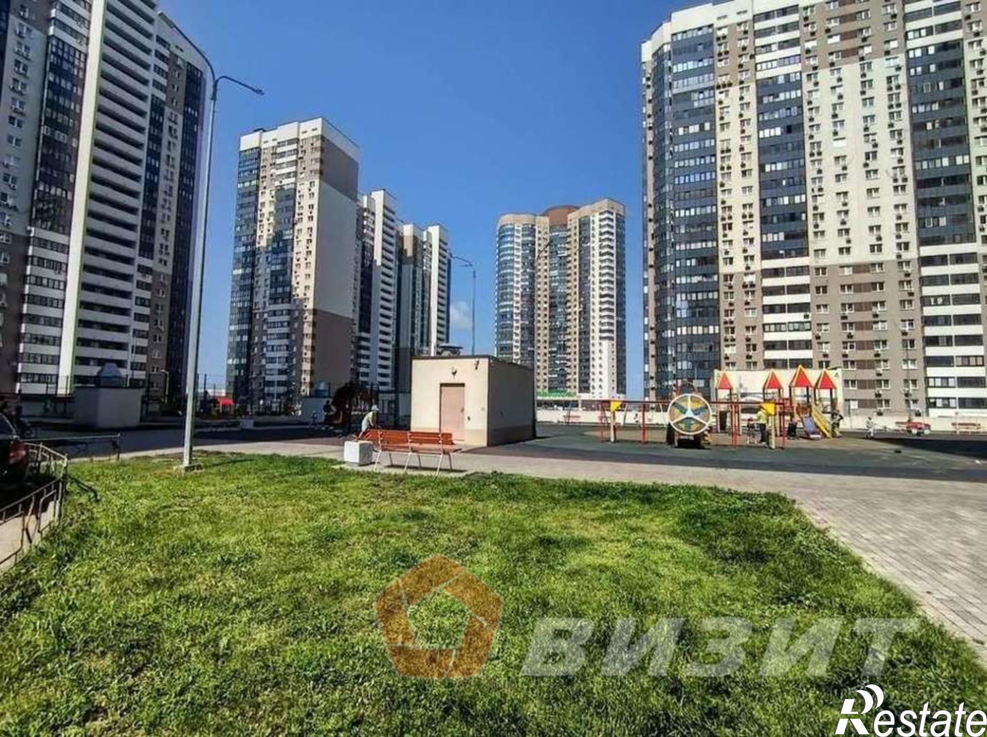 Сдать торговое помещение за 75 000 рублей на Карла Маркса проспект, 196
