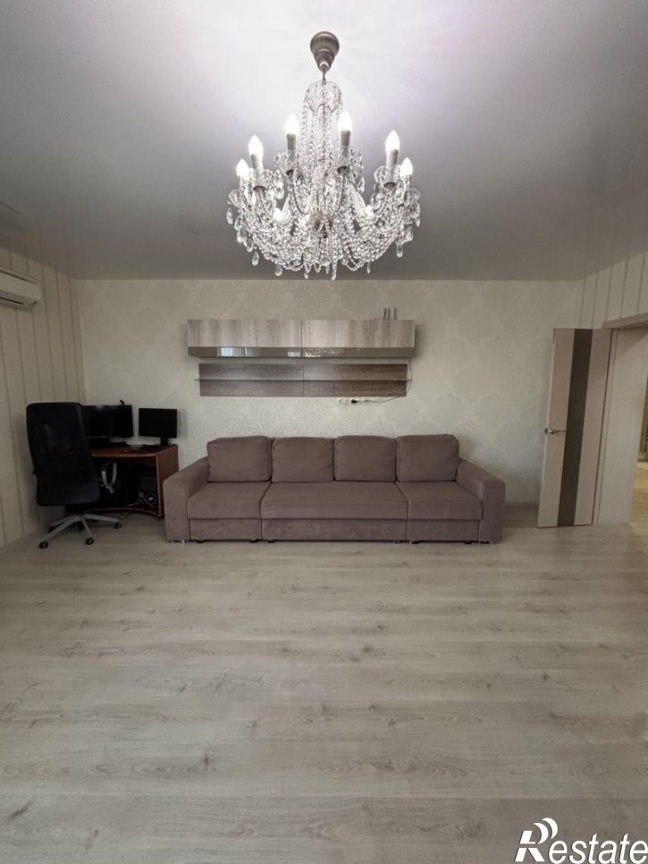 2-комн квартира Гастелло улица, 46