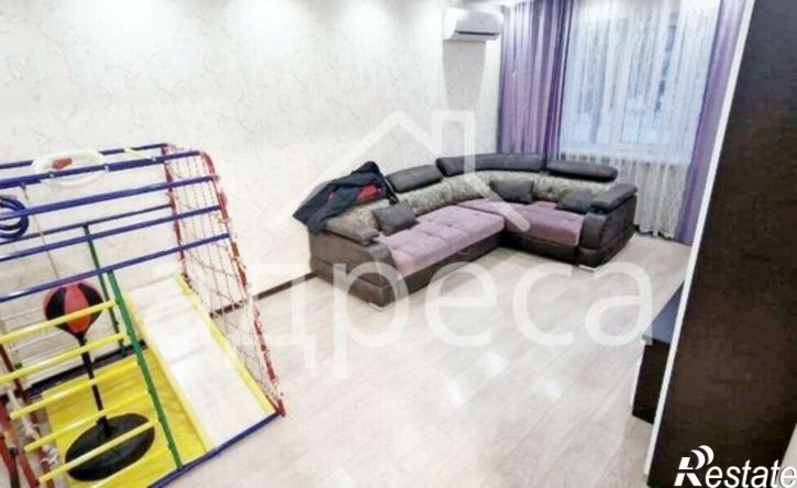 3-комн квартира улица Александра Матросова, 49,  д. 49