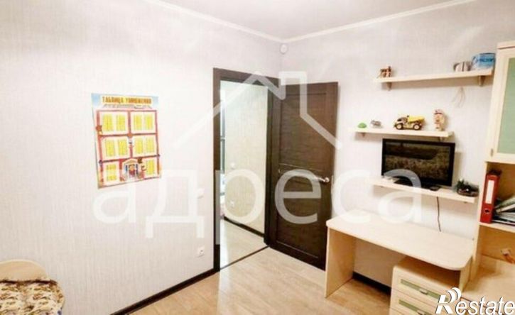 3-комн квартира улица Александра Матросова, 49,  д. 49