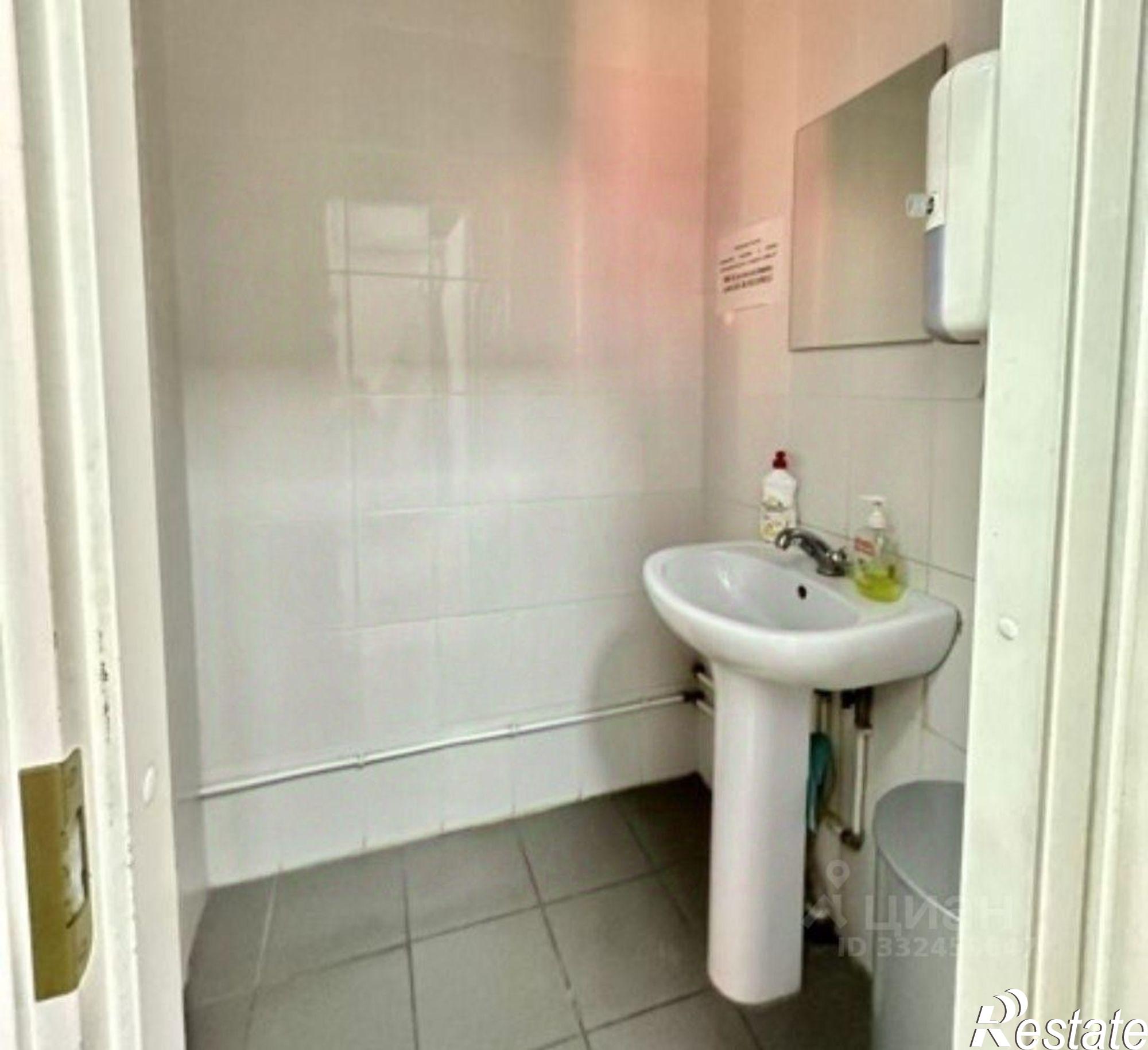 Сдать торговое помещение за 175 500 рублей на ул Мичурина, 46