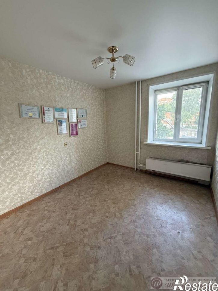 3-комн квартира Дыбенко улица, 122