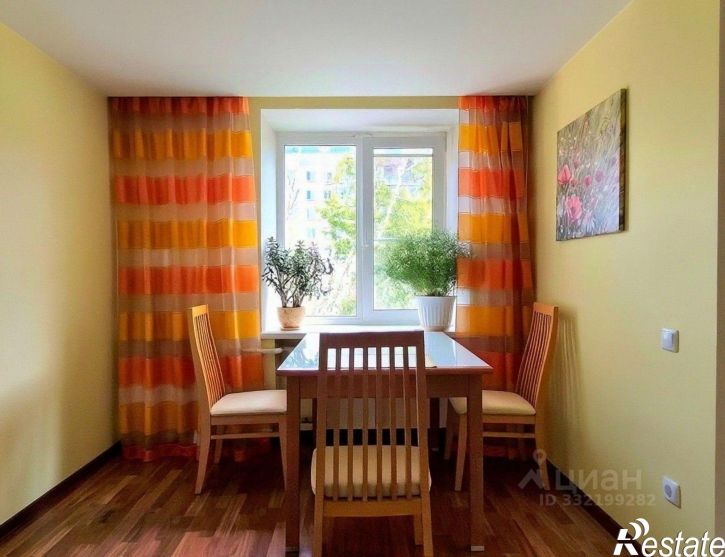 3-комн квартира ул Молодогвардейская, 240,  д. 240