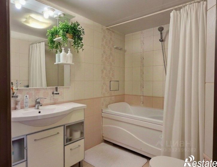 3-комн квартира ул Молодогвардейская, 240,  д. 240
