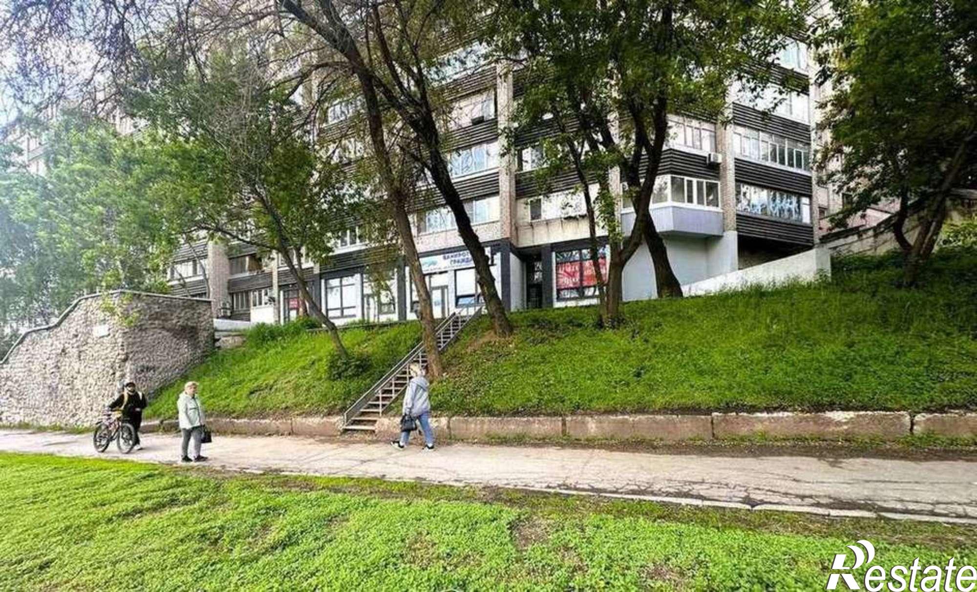 Купить торговое помещение за 4 500 000 рублей на Авроры улица, 68