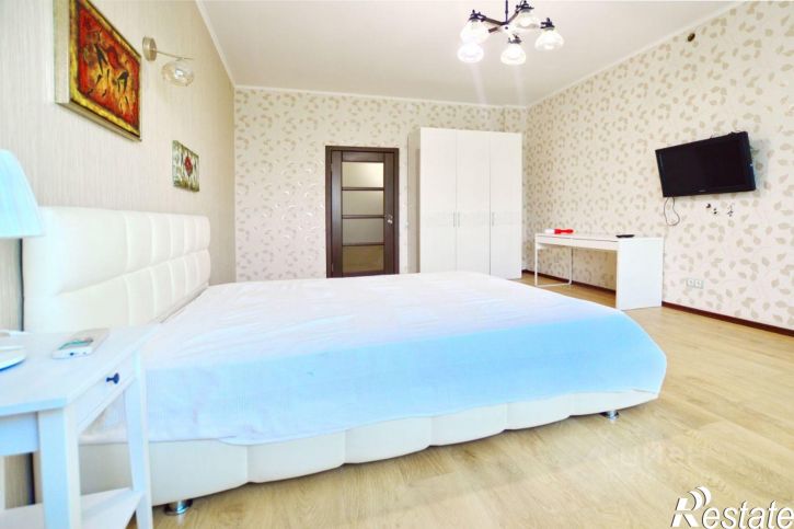 3-комн квартира ул Осипенко, 3,  д. 3