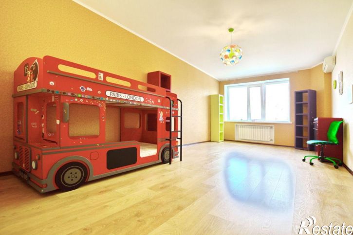 3-комн квартира ул Осипенко, 3,  д. 3