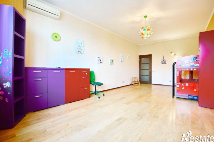 3-комн квартира ул Осипенко, 3,  д. 3