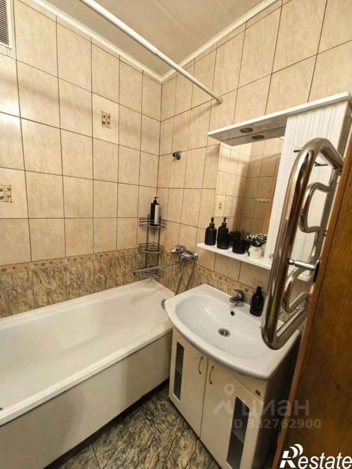 2-комн квартира ул Дыбенко, 122,  д. 122